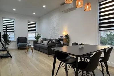 Modern & Spacious 1 Bedroom Apartment!