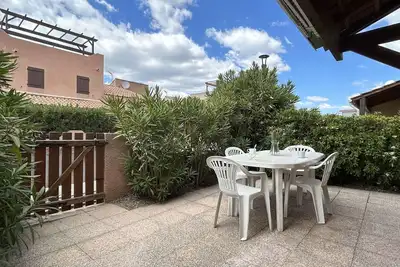 Image de Pavillon à 400m de la mer avec piscine, terrasse et parking privé - 4 couchages