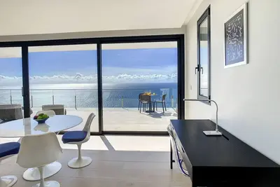 Image de Francelho 2 Apartment by LovelyStay