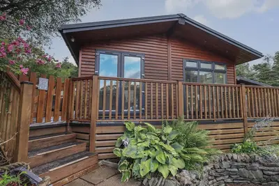 Hill Top Lodge, family friendly, with pool in White Cross Bay