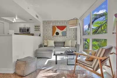 Image de Sf Treetop Retreat! Cozy 2 bedroom in Heart of Grove