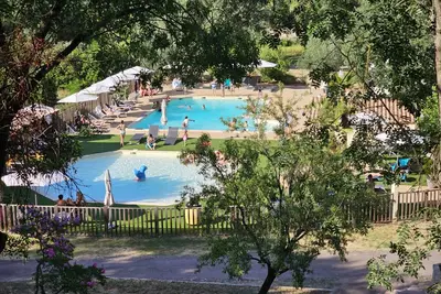 Image de Domaine de Bagard - Gîte Micocoulier  56m²  4/9 pers Grande terrasse