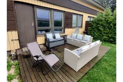 Image de Row House with relaxing terrace in the garden