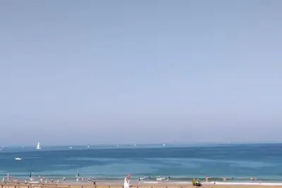 Image de Bord de plage Vue mer Parking  2 chambres 2 personnes 4 personnes Barbecue Wifi