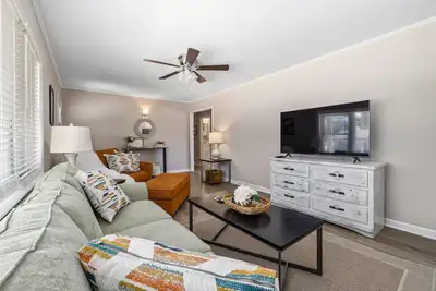 Image de 3br Home in Cargo District Near Riverfront & Greenfield Amphitheatre + Parking