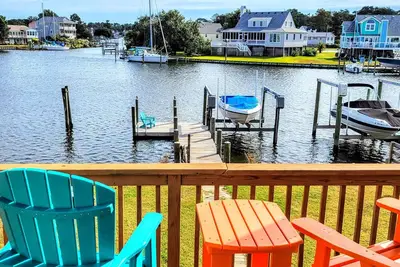 Image de Canalfront Home with Dock