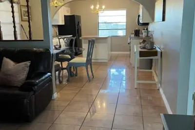 Image de Beautiful 2 bed/2bath home. King/Queen beds.