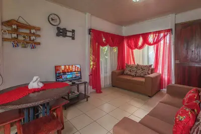 Image de Come stay in the middle of the forest and a great variety of fauna.