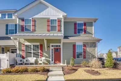 Hampton Condo, Close to Beaches!