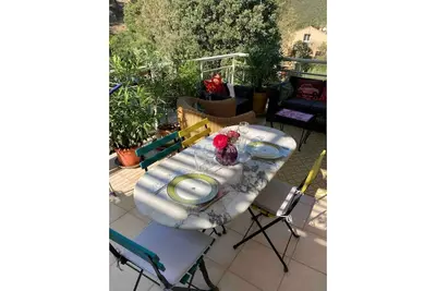 Image de T3 avec terrasse et piscine hauteurs de Hyères