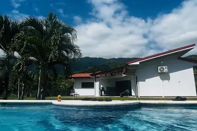 Image de Mountain Bunglow w/private pool - minutes from beaches, restaurants & waterfalls