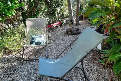 Image de Very nice apartment with shaded ground and patio near the beaches