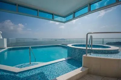 12c Sunny Luxury Resort Beachfront Oceanview