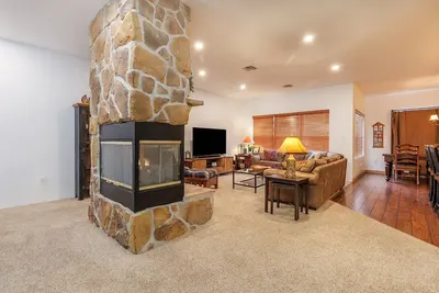 Image de Seven Springs Woodridge 4 Bedroom Premium Condo, Deck with Mountain Views by RedAwning