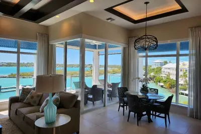 Image de Two Bedroom Luxury Condo in Beautiful February Point