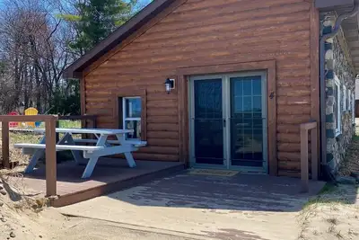 Image de Recently Updated Beachfront Resort Cottage #4