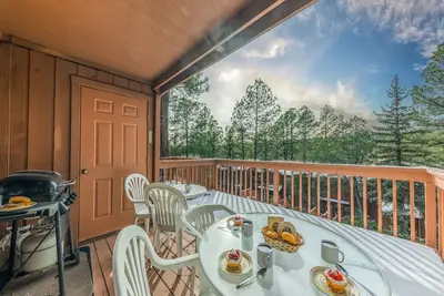 Image de Whispering Bluff 103 | Cabin, Balcony, Near Trails
