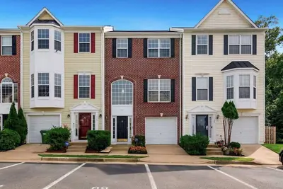 Image de Luxe et confort près de Quantico, la cave à vin et Fredericksburg!