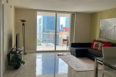 Image de 1br Apt Pool Front Balcony in Brickell