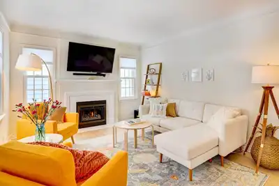 Image de Charming Minneapolis Home < 1 Mi to Lakes!