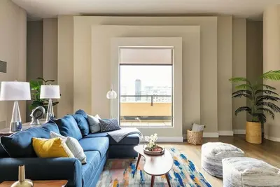 Image de DTown Penthouse 2bd +Parking, Gym, Pvt Patio, Pool