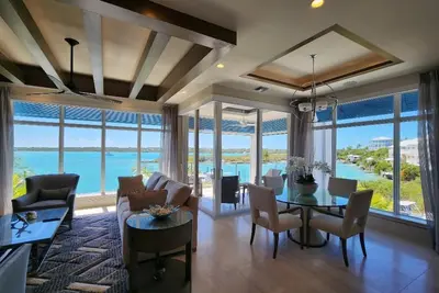 Image de Two Bedroom Luxury Condo located in Beautiful February Point