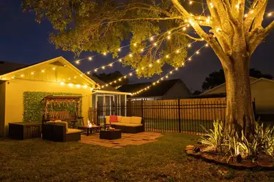 Image de Nature Getaway with lake view and a game room!
