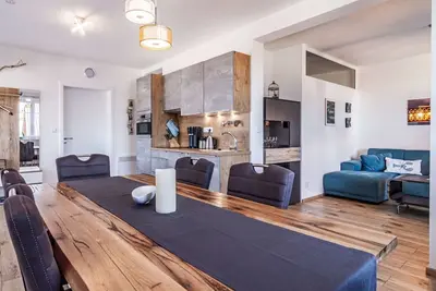 Image de Agréable appartement pour 4 personnes avec Wifi, bain à remous, Tv, terrasse et parking