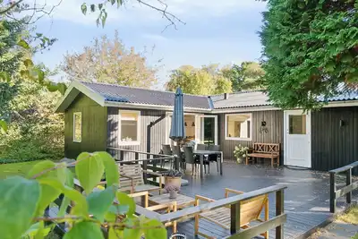 Newly renovated and modern cottage near the beach
