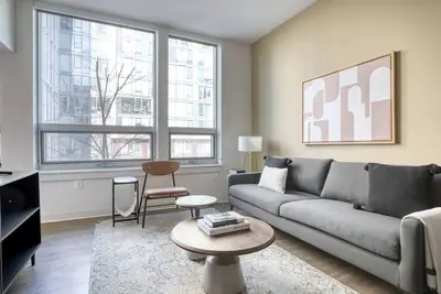 Image de Charming East Cambridge 1br w/ W/D & Gym, nr Lechmere T, by Blueground