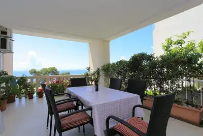 Appartement de deux chambres avec la terrasse et la vue sur le mer Brela, Makarska (A-20598-b)
