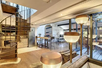 Image de Appartement  centre-ville d'Avignon, rénové avec goût