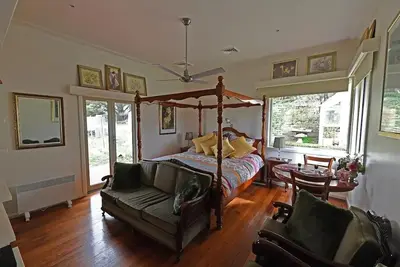 Image de Galahad's Animal Sanctuary & B&B / Tour / Farmstay