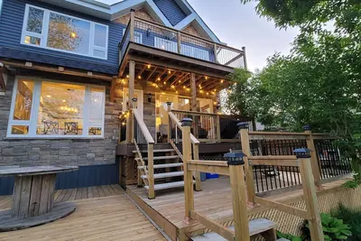 Image de Luxury cottage by the water