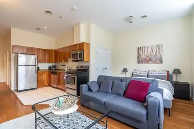 Image de Bright & Charming Loft with Ac