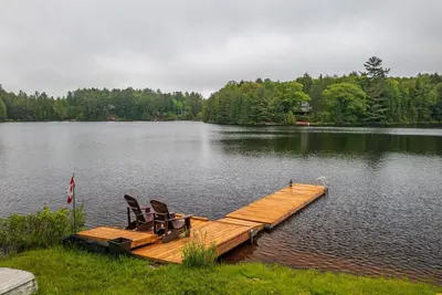 Image de Bear Essentials Lakefront Hideaway