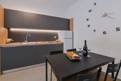 Image de Two-bedroom apartment with balcony