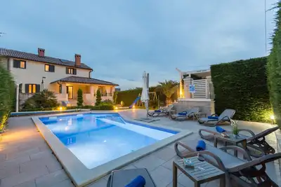 Image de 6 persons, pool, sauna, jacuzzi, children's playground, barbecue