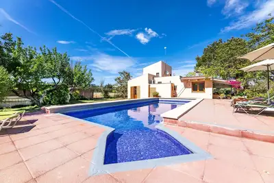 Image de Maison de campagne 'Can Putxeta' avec vue sur les montagnes, piscine privée et Wi-Fi