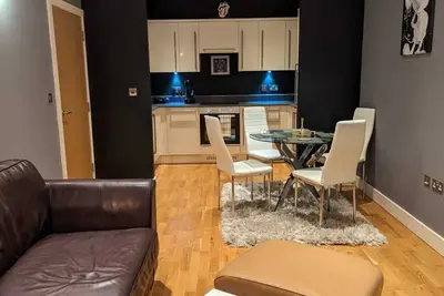 Image de Cozy apartment near the river in Godalming