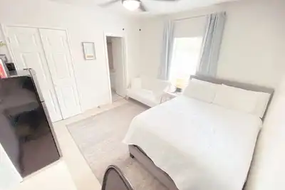 Image de Hidden Gem w/1g WiFi & Free Parking Near Downtown