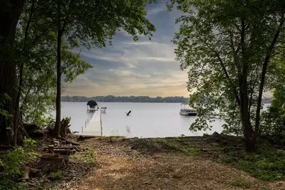 Image de MINNeSTAY* Cottage on Medicine Lake