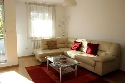 Experience Zagreb in Style: Spacious Luxury 3-Br Apartment! Free parking, garage