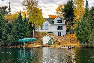 Image de Fishing Haven: Family Home on Indian Lake