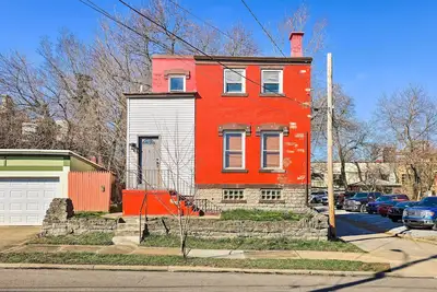 Cincinnati Vacation Rental: 6 Mi to Downtown!