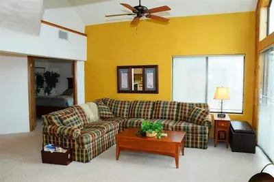 Image de Seven Springs Sunridge 3 Bedroom Standard Condo with Loft, Ski-In/Out by RedAwning