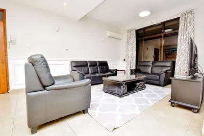 Image de A calm 3 Bhk with a nice sea view near Muhimbili