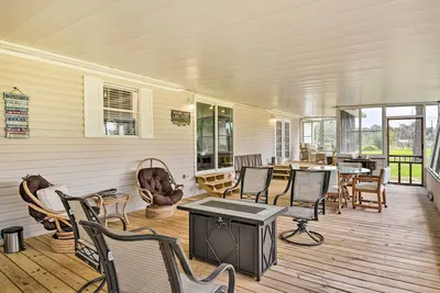 Image de Waterfront Georgetown Home w/ Dock & Large Porch!