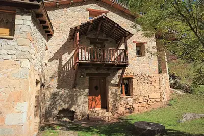 Image de El Molí de Dalt: Old water mill in the middle of nature in the Catalan Pyrenees