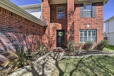 Image de Luxe Home 30 Miles to Houston w/ Pool & Grill